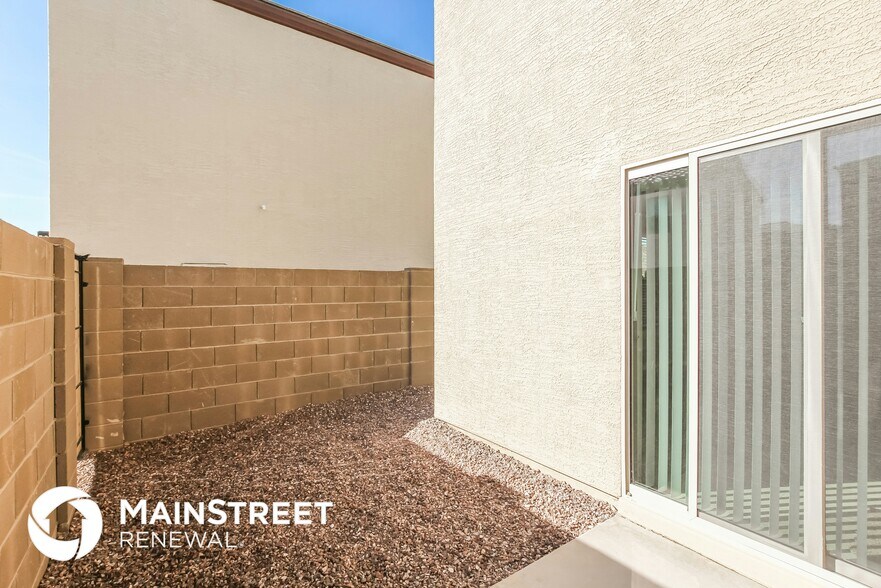 Building Photo - 3917 S 82nd Dr