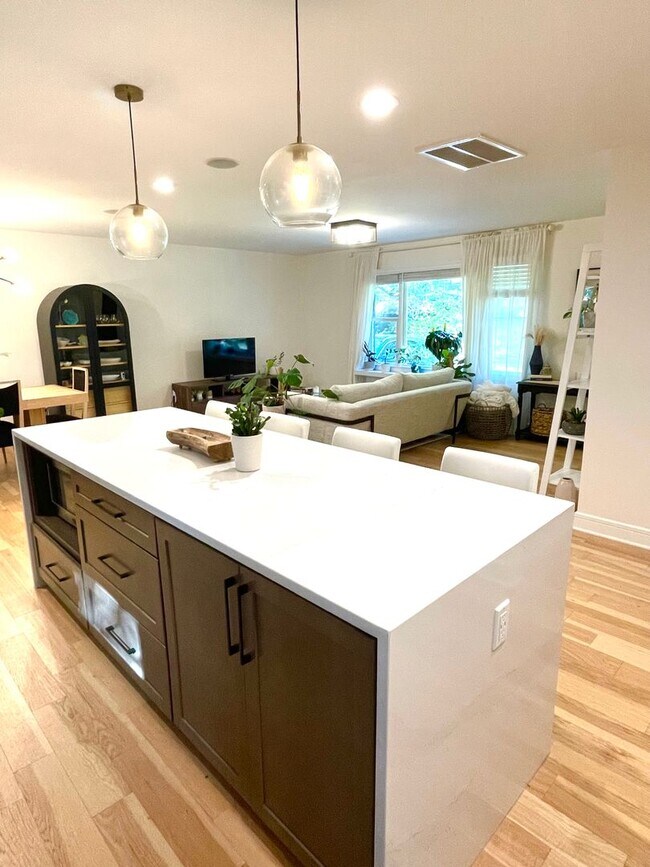 Building Photo - Newly Remodeled 3BD, 2.5BA Raleigh Home wi...