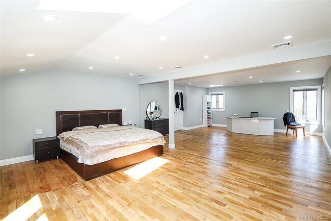 Building Photo - 11 Otsego Ave