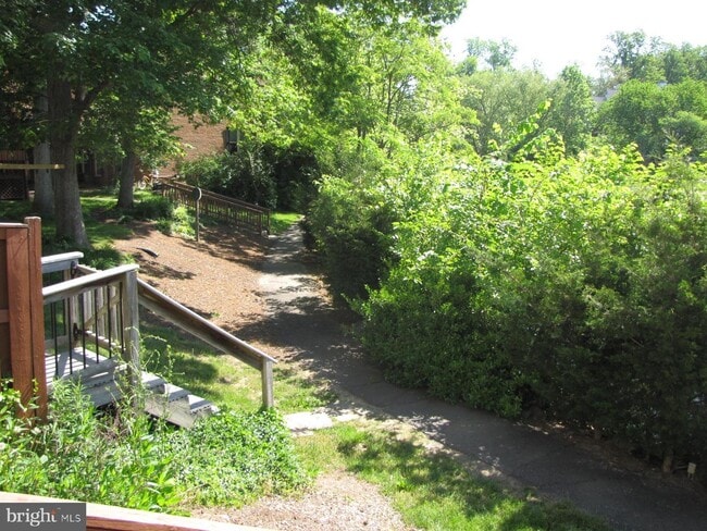Building Photo - 7527 Chrisland Cove