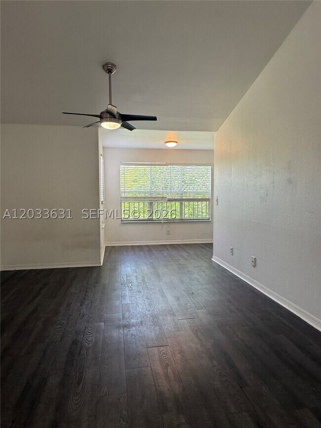 Building Photo - 13060 Vista Isles Dr