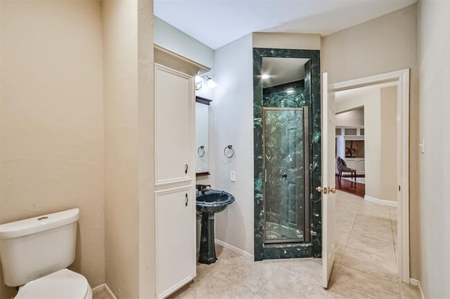 Building Photo - 16 Kelliwood Ct Cir
