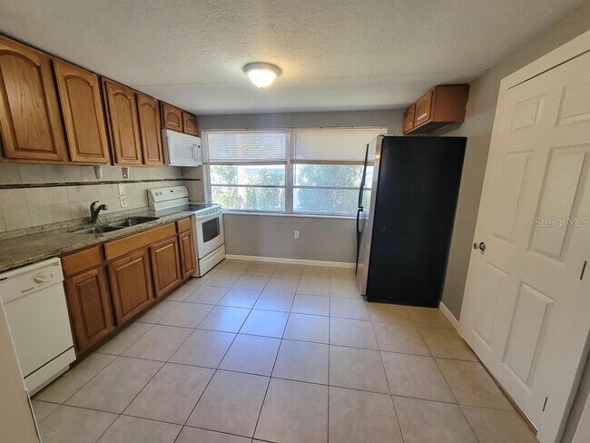 Building Photo - 4542 Grand Central Ave