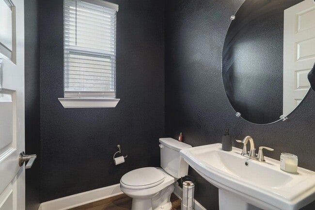 Building Photo - 4906 Seadrift Dr