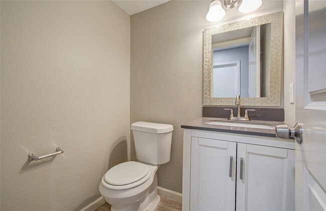 Building Photo - 2005 Village Park Dr