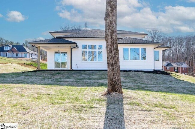 Building Photo - 105 Horseshoe Bend Rd