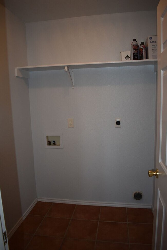 Building Photo - TWO LIVING ROOMS AND TWO DINING ROOMS! Sol...