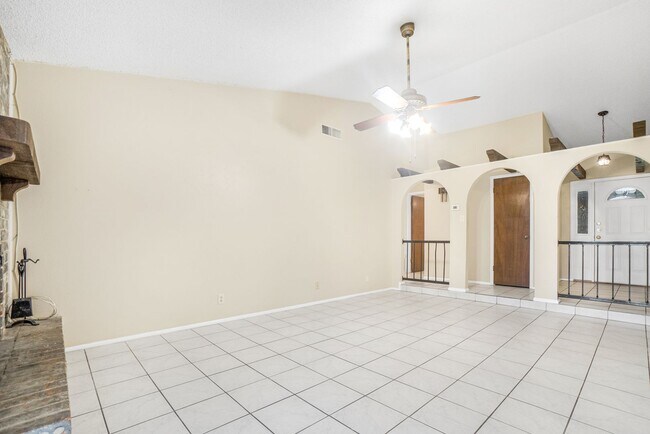 Building Photo - 5003 Starfire St