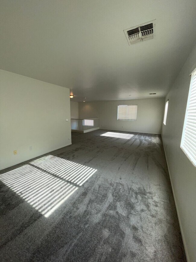 Building Photo - 5707 S 31st Dr