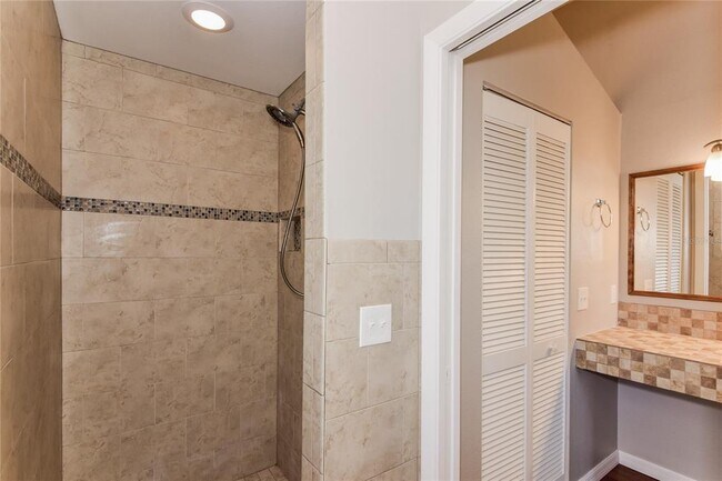 Building Photo - 1208 Altoona Ave