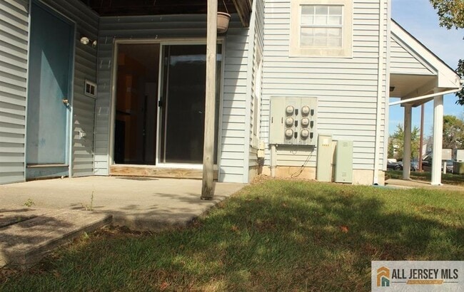 Building Photo - 49 Tanglewood Ct