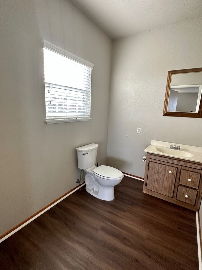 Building Photo - Beautiful Country Home! With Bonus Office/Den Room