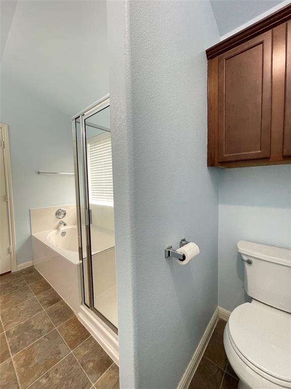 Building Photo - 600 Lakemont Dr