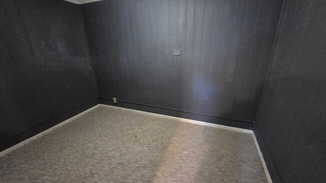 Building Photo - 2 bed 2bath home