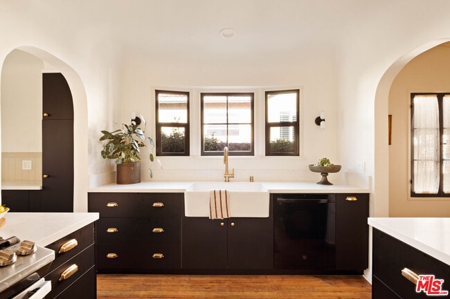 Building Photo - 1363 Spazier Ave