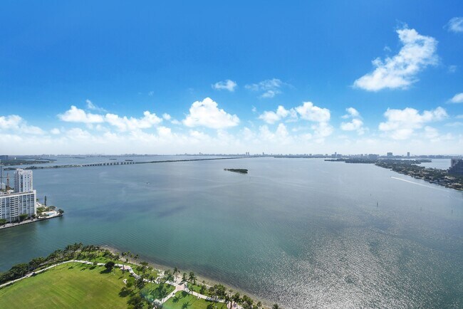 Building Photo - 488 NE 18th St