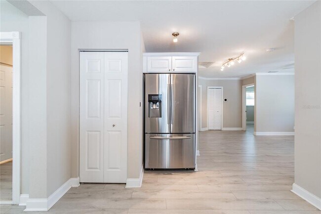 Building Photo - 4106 W Carmen St