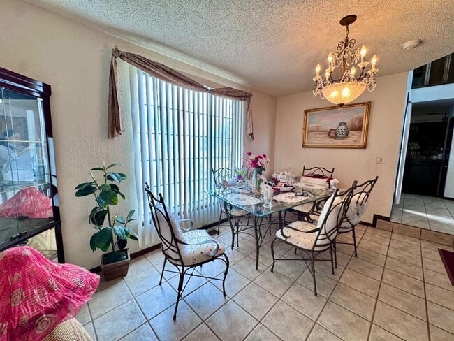 Building Photo - 2825 Tealwood Dr