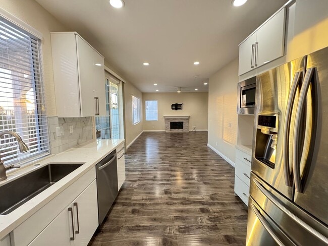 Building Photo - Immaculate 3Bd/2.5Ba Home in Foothill Ranch w/Community Pool, Water Softener and Amazing Location!