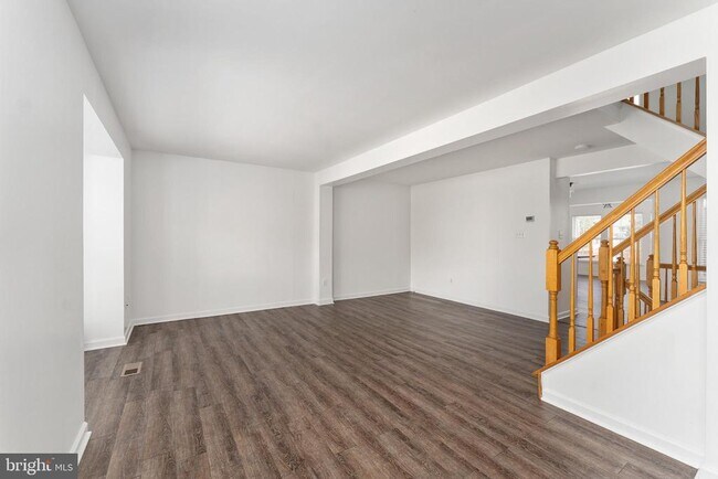 Building Photo - 7102 Finch Ln