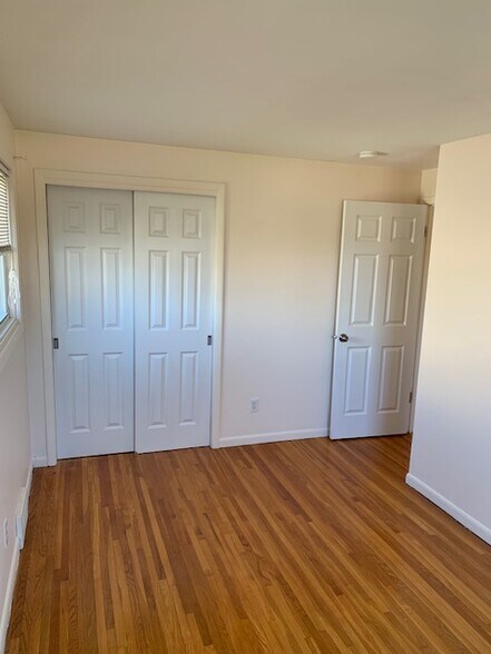 Building Photo - 116 Sudbury Ln