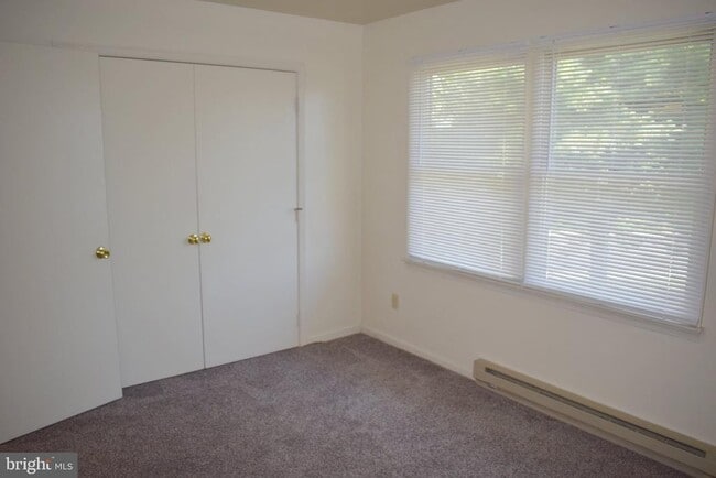 Building Photo - 945 Orchard Dr