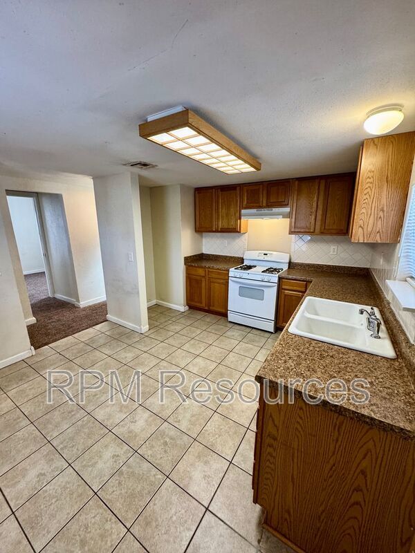 Building Photo - 118 Birch Ave