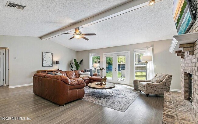 Building Photo - 4766 Dovetail Dr