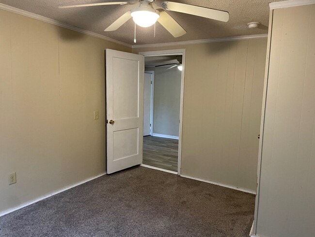 Building Photo - 1364