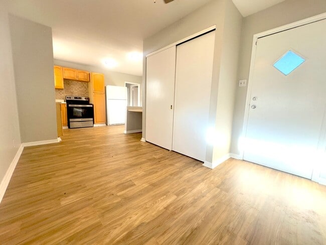 Building Photo - Recently Renovated 3-Bedroom Home in South City!