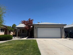 Building Photo - 629 Santa Fe Meadows Dr NE