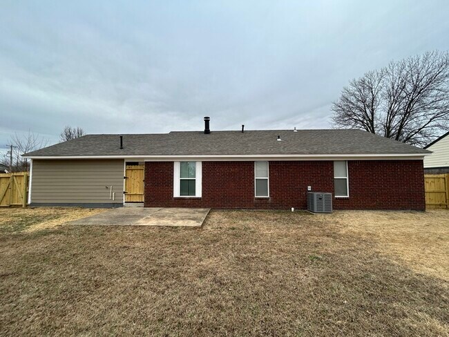 Building Photo - 7080 Benji Ave