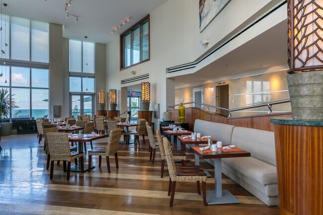 Building Photo - 18695 Collins Ave