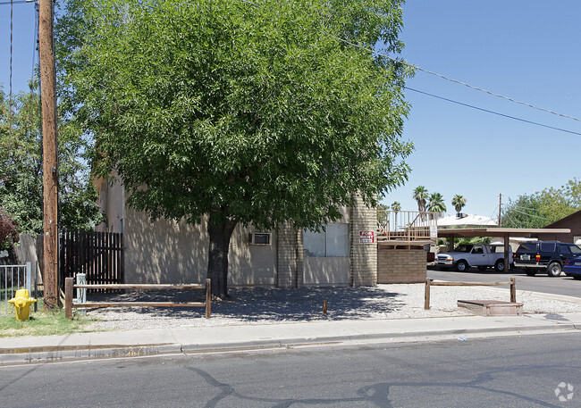 Building Photo - Shadow Tree