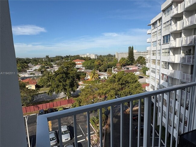 Building Photo - 1200 NE Miami Gardens Dr