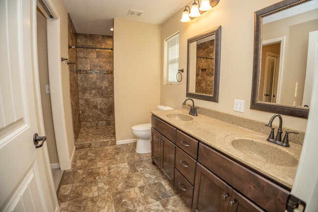 Building Photo - 4055 Westminister Dr