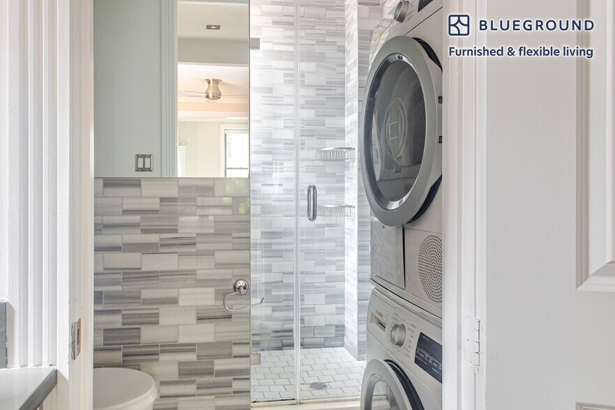 Building Photo - 246 Mott St