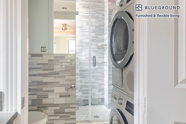 Building Photo - 246 Mott St