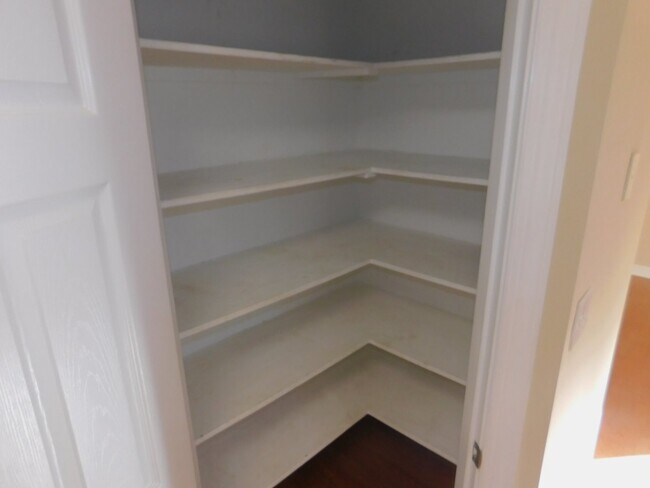 Building Photo - Charming 3br/2.5ba in Wake Forest! Garage, private. Available Now!
