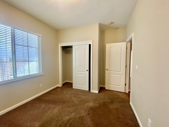 Building Photo - 3600 Silverwood Rd