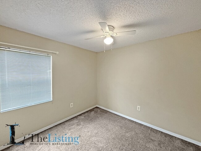 Building Photo - 5637 Viburnum Ct