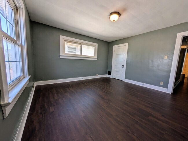 Building Photo - 704 Kolping Ave