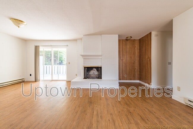 Building Photo - 3435 SW 125th Ave