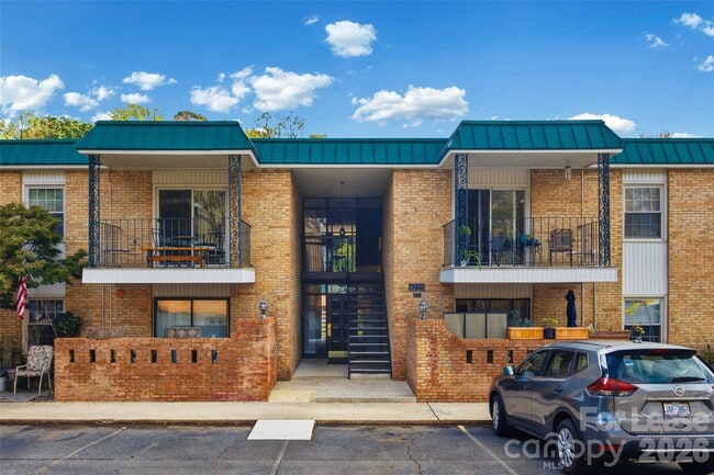 Building Photo - 4739 Hedgemore Dr