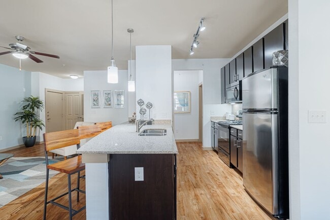 Building Photo - This Is the One!