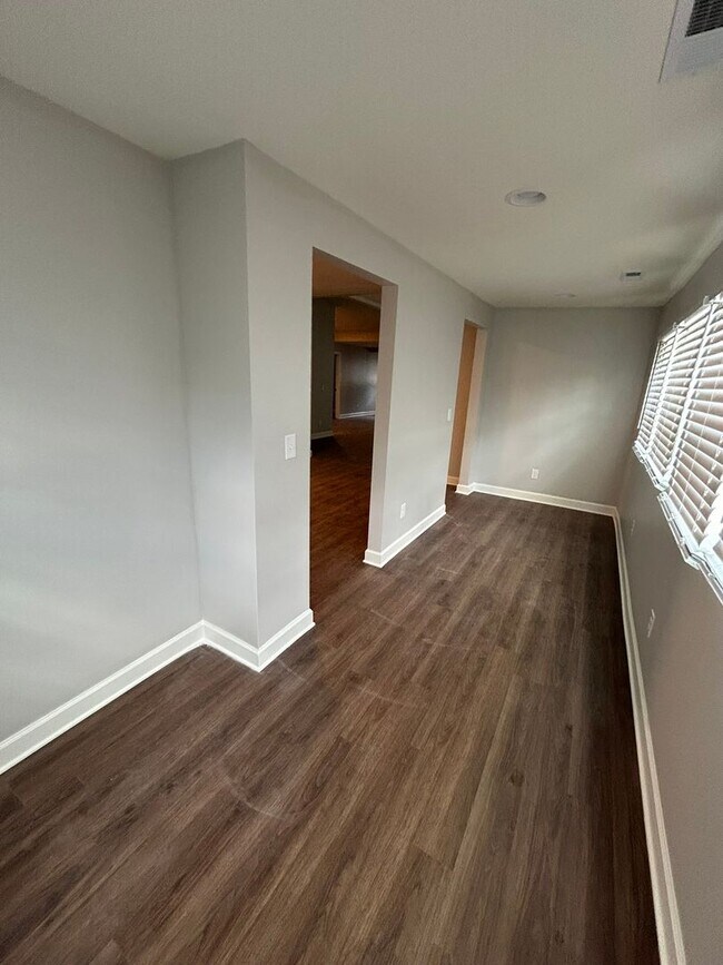 Building Photo - Charming, Newly-Renovated 3 Bedroom Home. Downtown Spartanburg