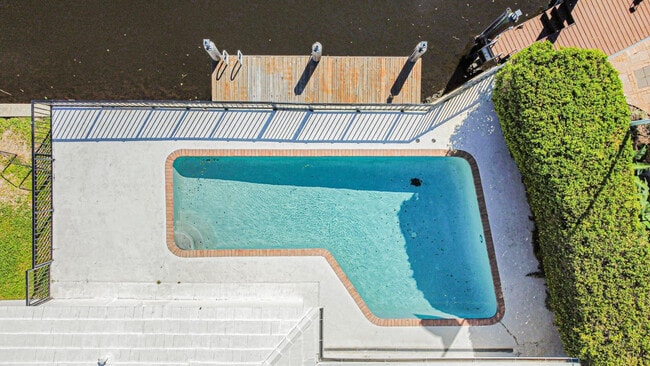 Building Photo - 2810 NE 60th St