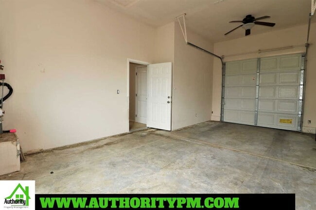 Building Photo - 997 Rollingview Dr