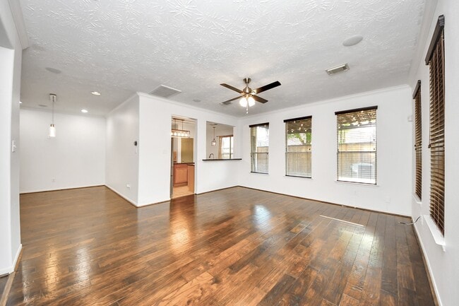 Building Photo - 5922 Hollister Cole