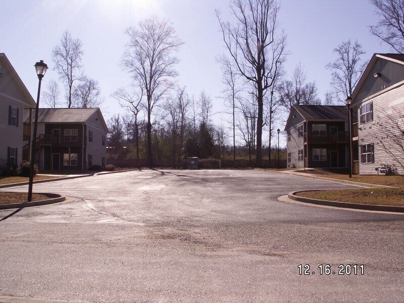 Building Photo - 7400 Courtyard Dr
